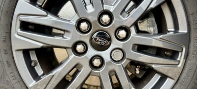 Ford Custom Duovan DCiV showing wheel